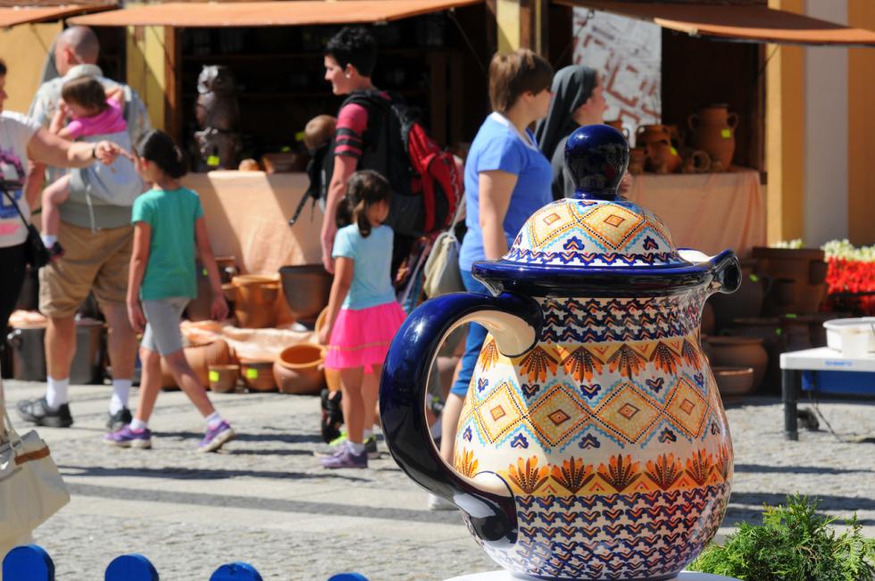 Niespotykana rnorodno form i wzorw ceramicznych w Bolesawcu