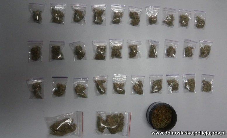 Dolnośląscy policjanci przechwycili ponad 1,5 tys. porcji narkotyków